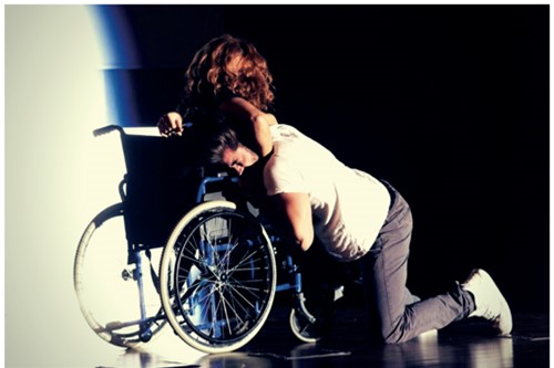 Vrouw rolstoel zelfverdediging