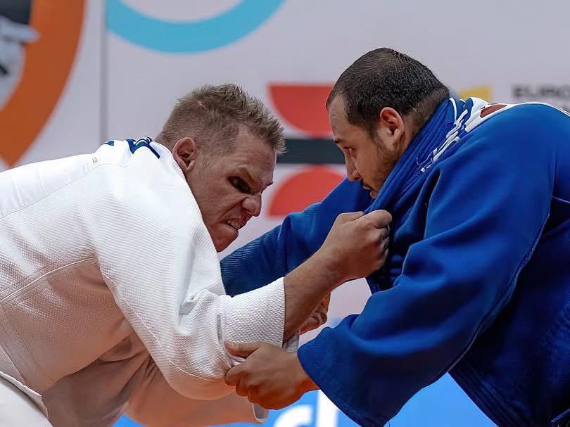 daniel in actie tijdens een judo wedstrijd